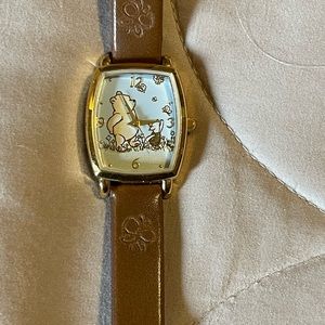 Disney Winnie and Tigger watch